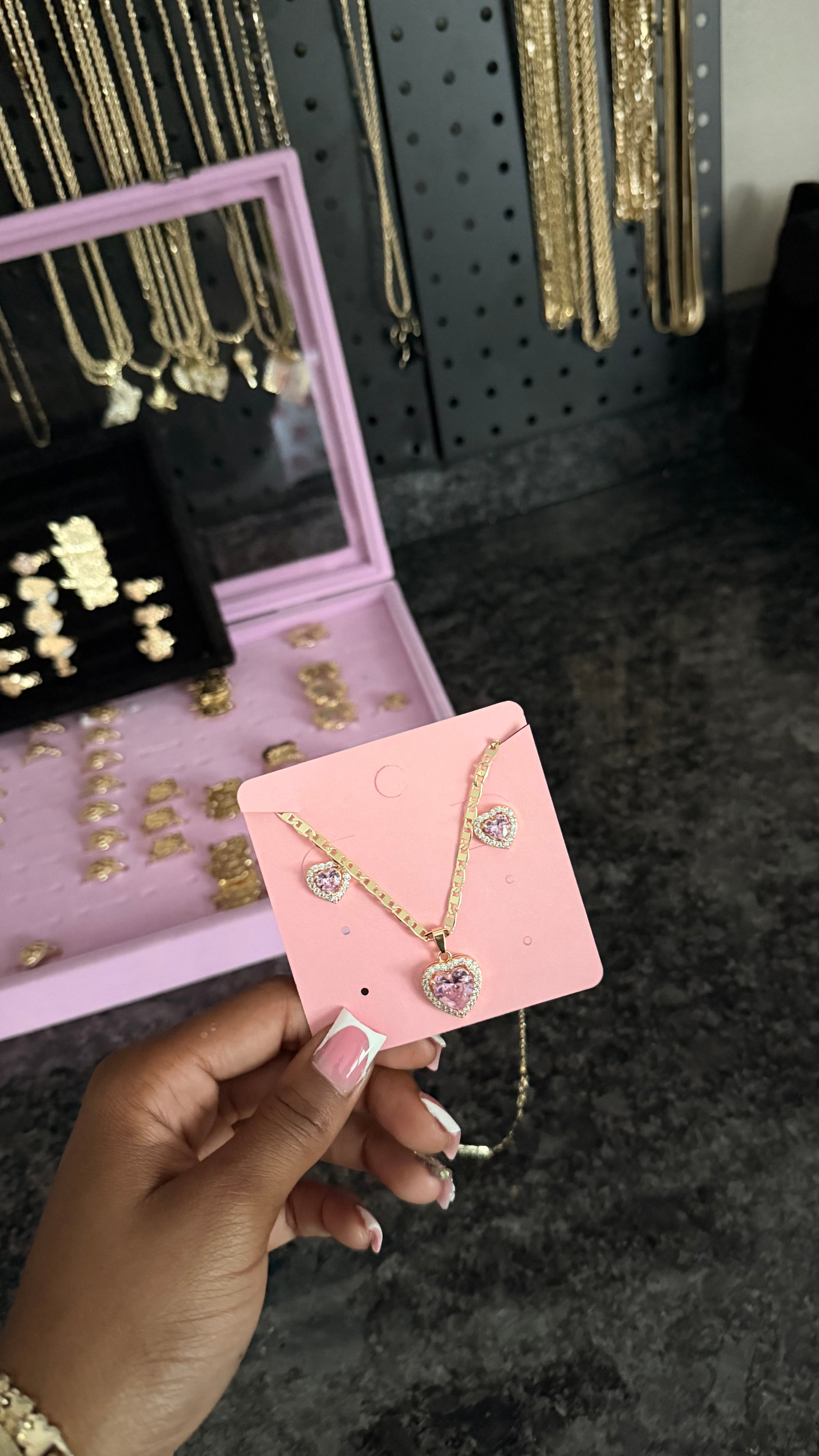 pink heart necklace + studs  image 0